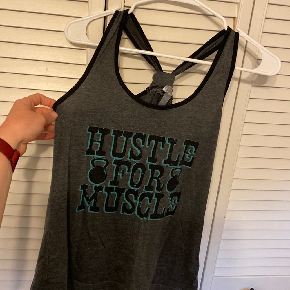 Hustle for Muscle summertime tank top - size small